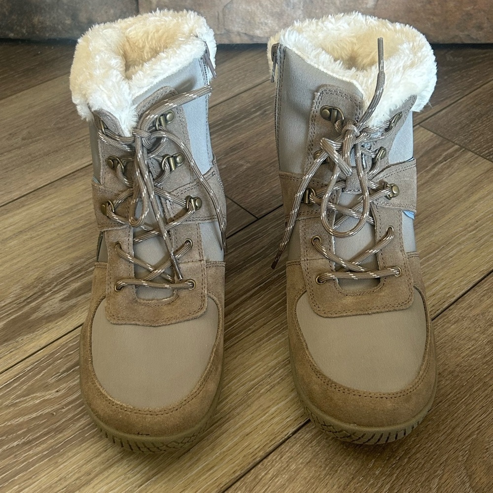 NIB Weatherproof Vintage Faux Fur Storm Winter Ankle Sneaker Boots - Picture 4 of 12